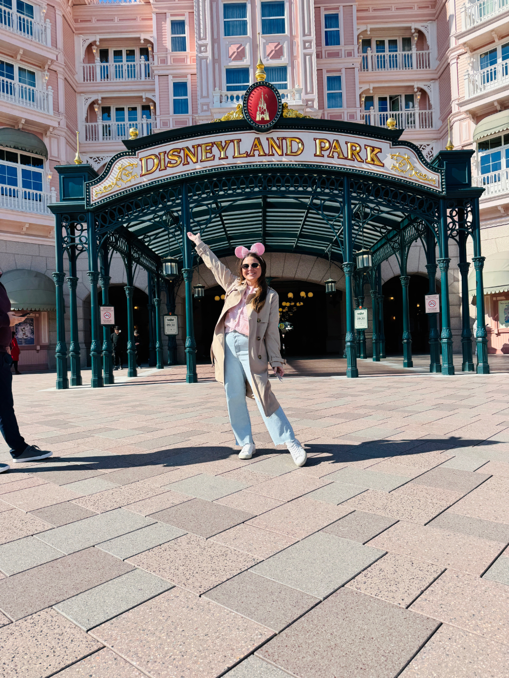 Disneyland Paris mom outfit